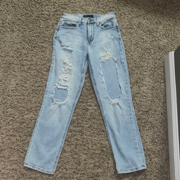 These are almost brand new aeropostale stretchy mom jeans - Picture 1 of 4